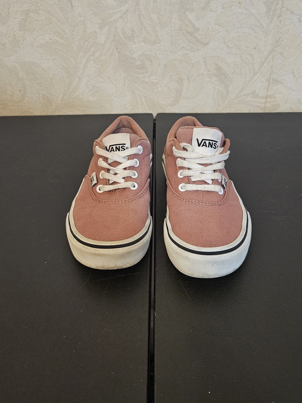 Vans Kids Low-Top Sneakers in Dusty Rose Canvas